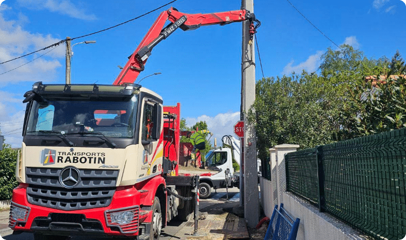 Agence de Bordeaux Transports Rabotin 6x4 grue