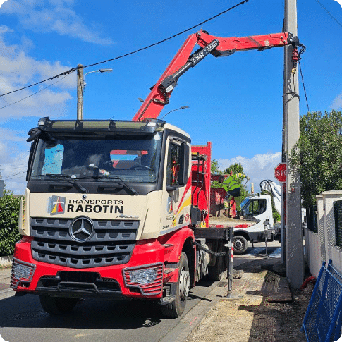 Agence de Bordeaux Transports Rabotin 6x4 grue