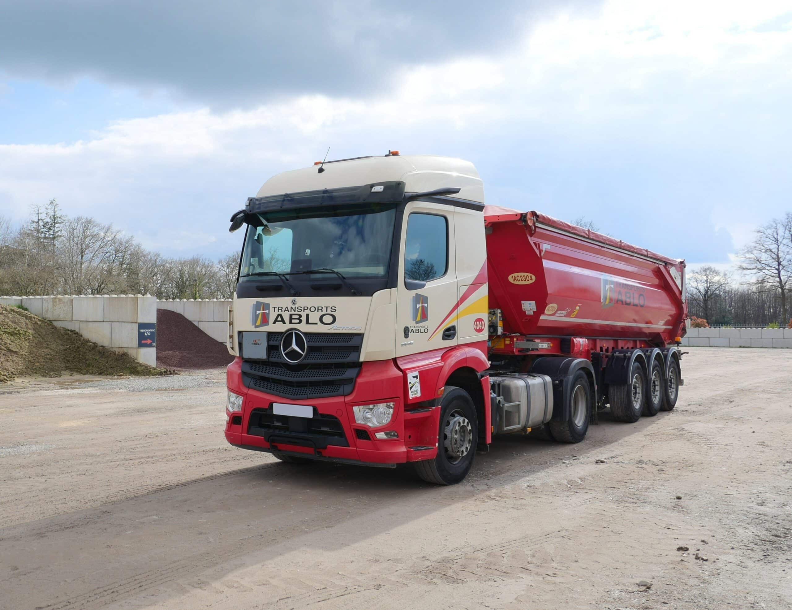 Tracteur semi remorque benne
