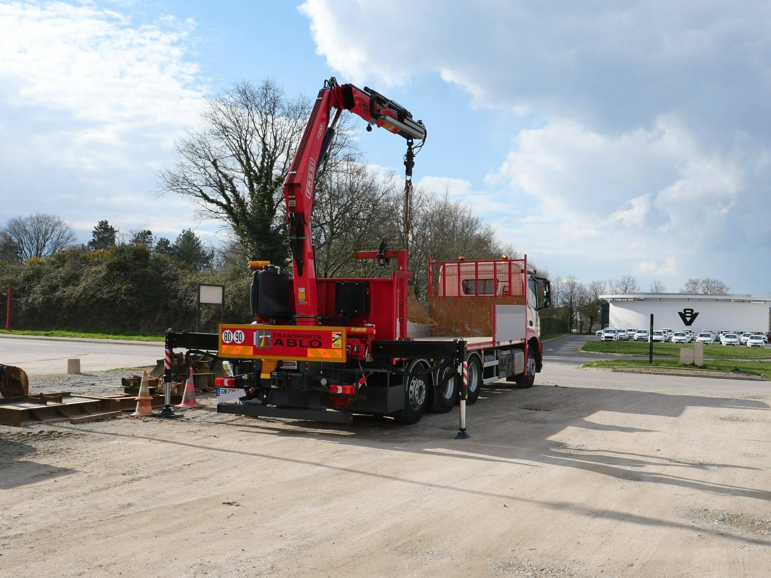 Porteur plateau grue
