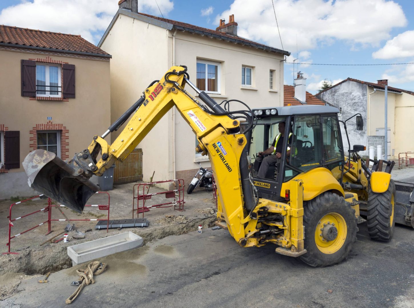 Tractopelle en location - Centraloc